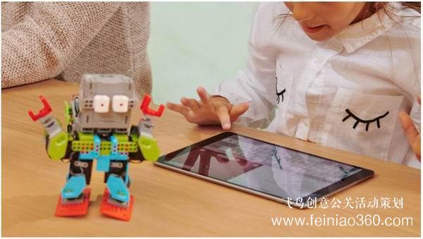 蘋果新發(fā)布會(huì)沒“硬”貨？但其實(shí)它一直想吃“軟飯”